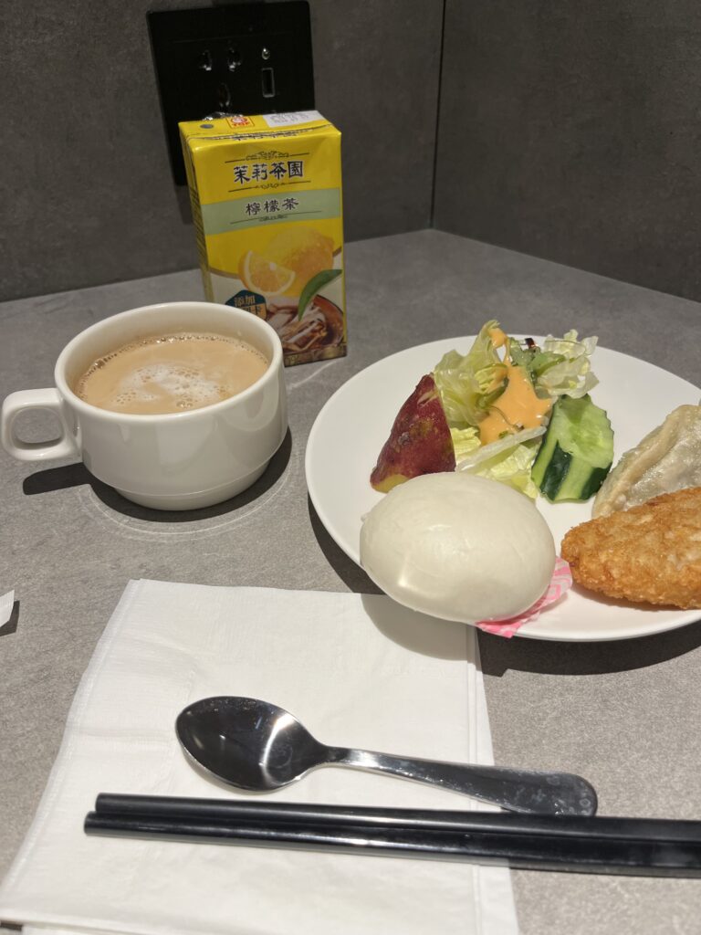 Plaza Premium Lounge (Zone D)食事