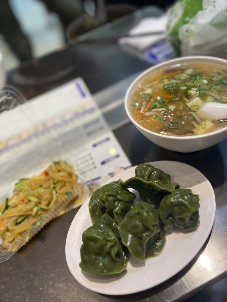 干貝水餃と招牌水餃と酸辣湯